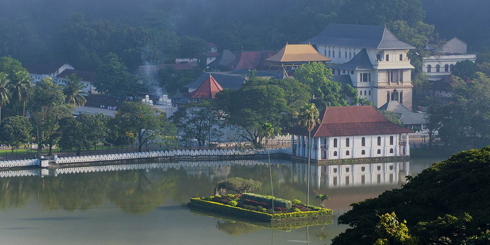 Kandy-Lake-1920