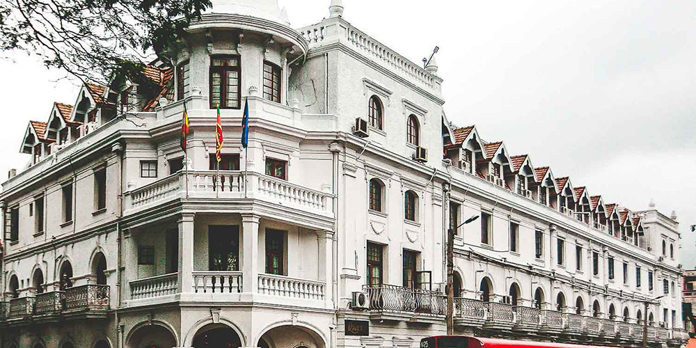 Oldest-hotel-in-Kandy-Queen-hotel-in-Sri-Lanka