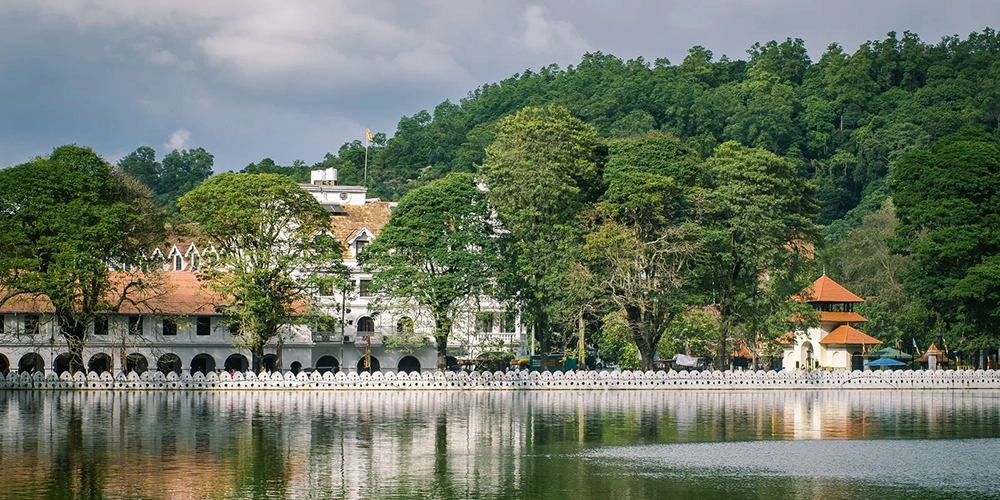 Temple-of-the-Tooth-Kandy-Sri-Lanka